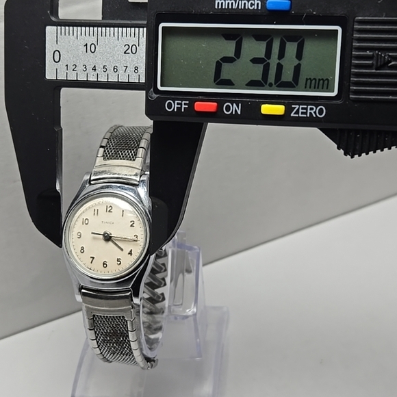 Womens Vintage Timex Watch Chrome Plated 23mm Stretch Band Manual Wind Running - Picture 4 of 10